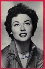 Gia Scala Vintage postcard picture with pre-printed signature. Ref KL44