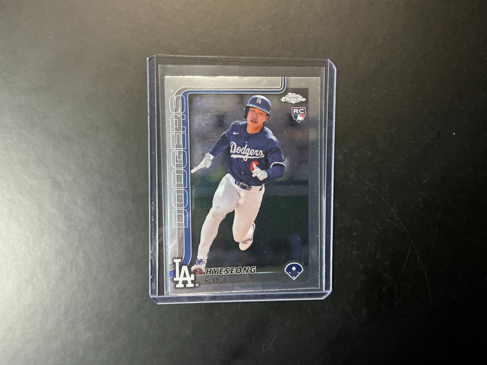 2025 Topps Chrome - Hyeseong Kim #152 (RC) Los Angeles Dodgers