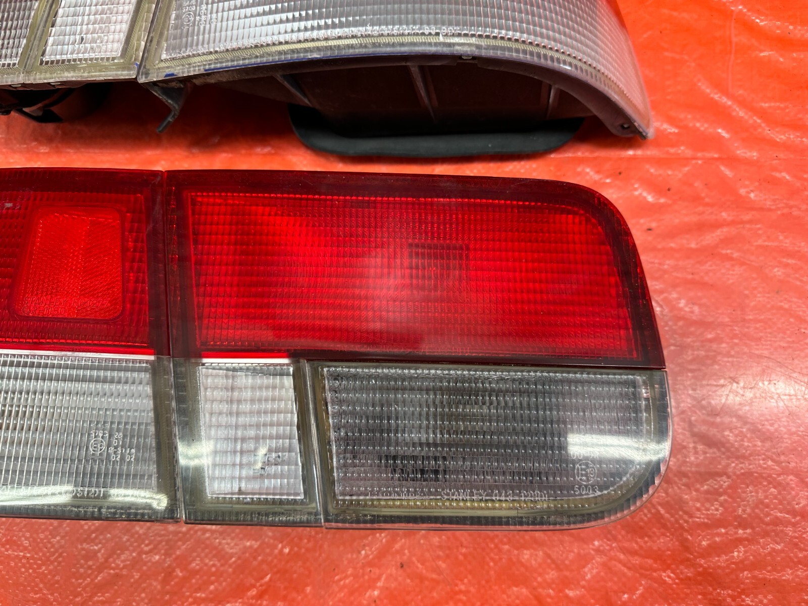 9600 HONDA CIVIC COUPE GENUINE EM1 50 50 TAIL LIGHTS LAMPS RED WHITE