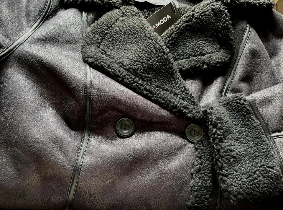 NEU SCHWARZ ! LEDERIMITAT MANTEL WEBPELZ LAMMFELLOPTIK 42 44 MIAMODA  *58073603 - Bild 2 von 4