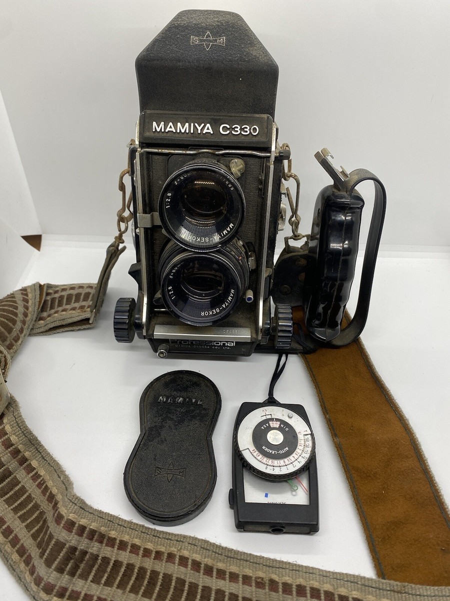 Mamiya C330 Professional Medium Format TLR Film Camera with Mamiya C330 Professional Medium Format TLR Film Camera with