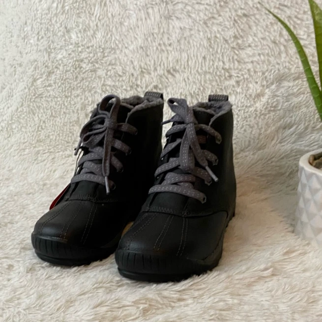 WOMENS 10 TIMBERLAND BLACK LEATHER FAUX FUR LINED LACE UP