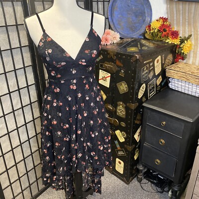 black disney princess dress Disney Princess Black Floral High-Low V-Neck Lace Dress - Size X-Small (XS)