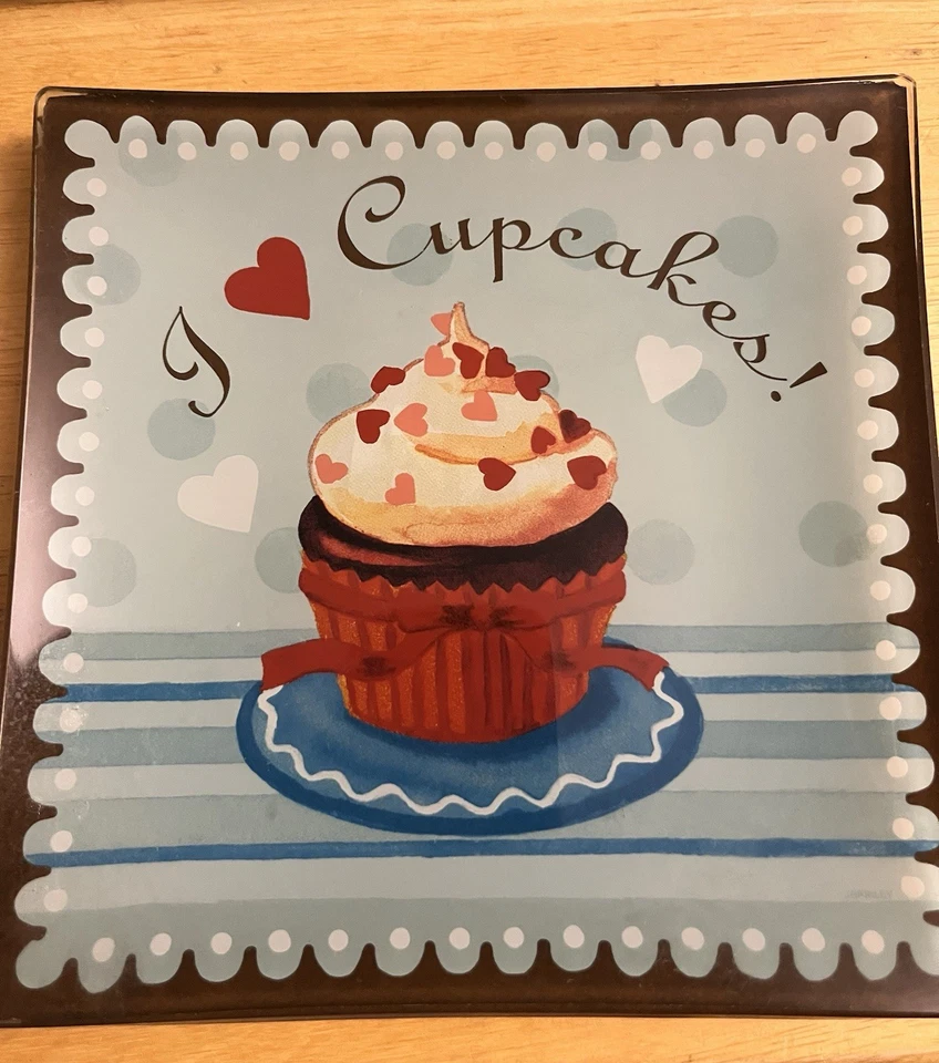 I Love Cupcakes 6” Glass Plates Set Of 4 - Image 3 of 4