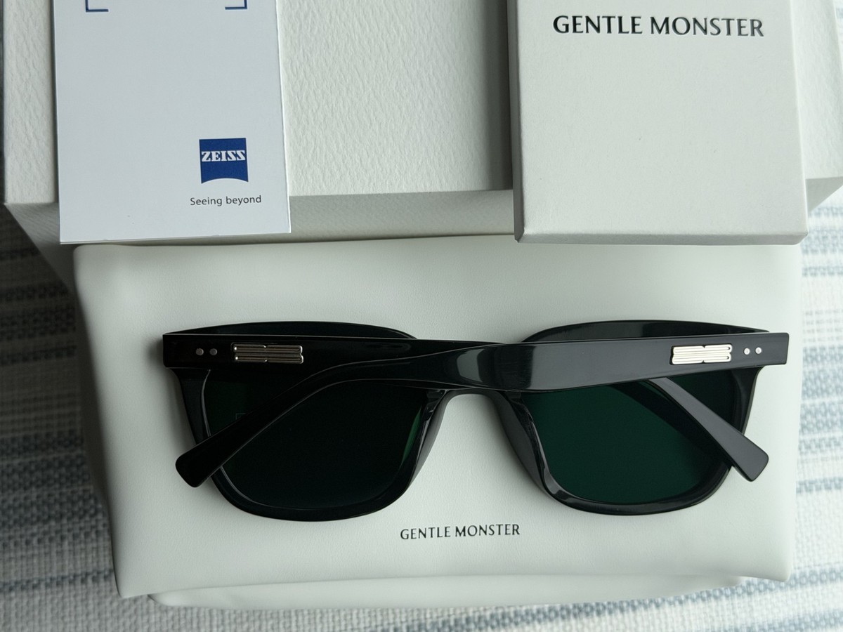 new- Gentle Monster - Mondo COL 01 Black Frame + Black Tinted
