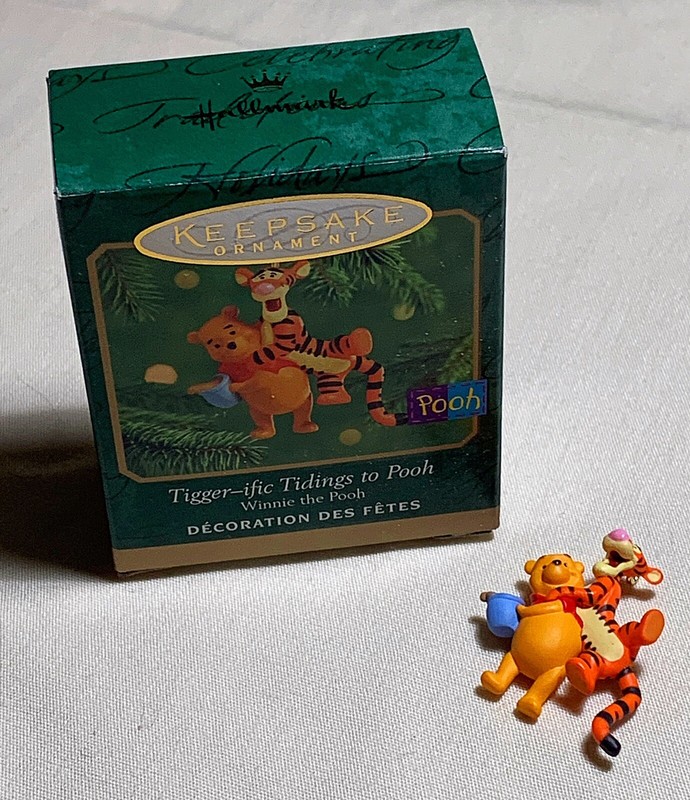 Hallmark Miniature Keepsake Ornament Disney Tigger-ific Tidings to Pooh Cute!