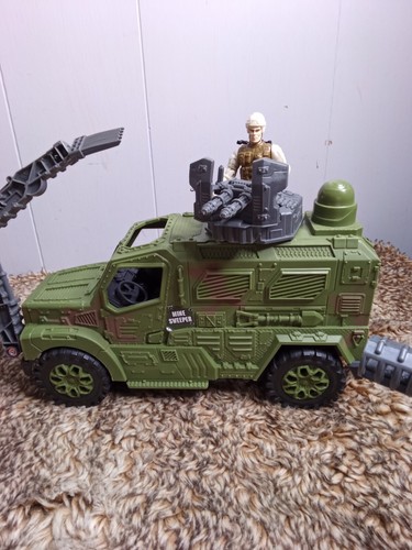 U.S. Army Toy Long Range Canon, Mine Sweeper, Watch Tower, Figures & Accessories - Picture 6 of 9