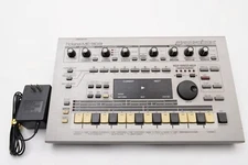 Roland MC-303 Groovebox Sound Module Sequencer W/AC Adapter [Exc+++] #2324018A