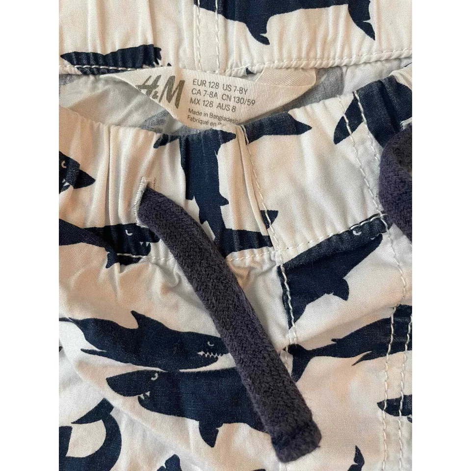 Pantalones Cortos H&M Tiburón Azul y Blanco Talla 7-8Y Foto 3 de 3