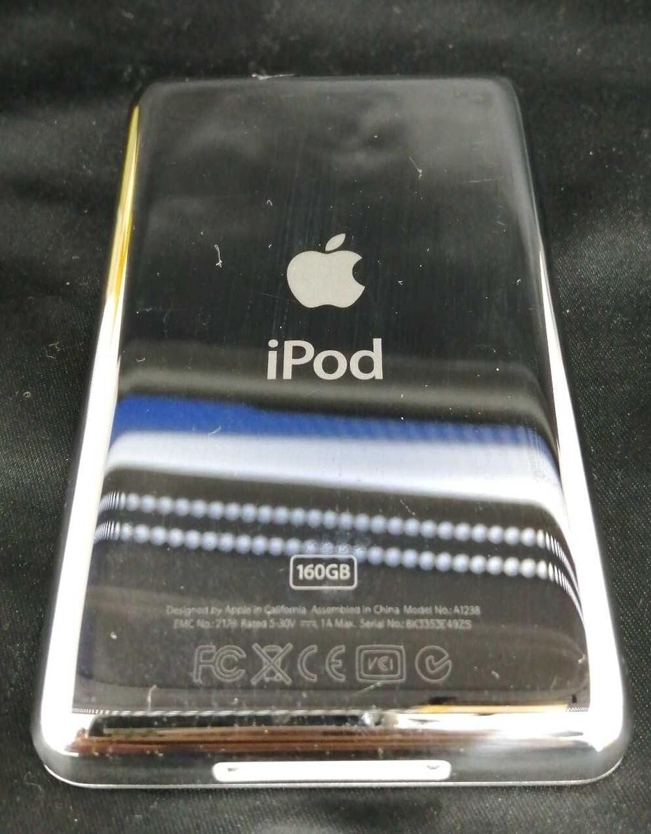 APPLE Model: MC293J/A IPOD CLASSIC Early model RARE Silver gray