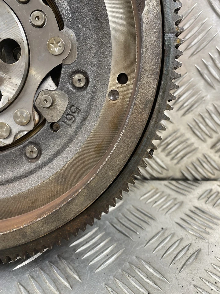 Volkswagen Tiguan 2015 diésel doble masa volante 03L105266AM GENUINO Foto 3 de 4