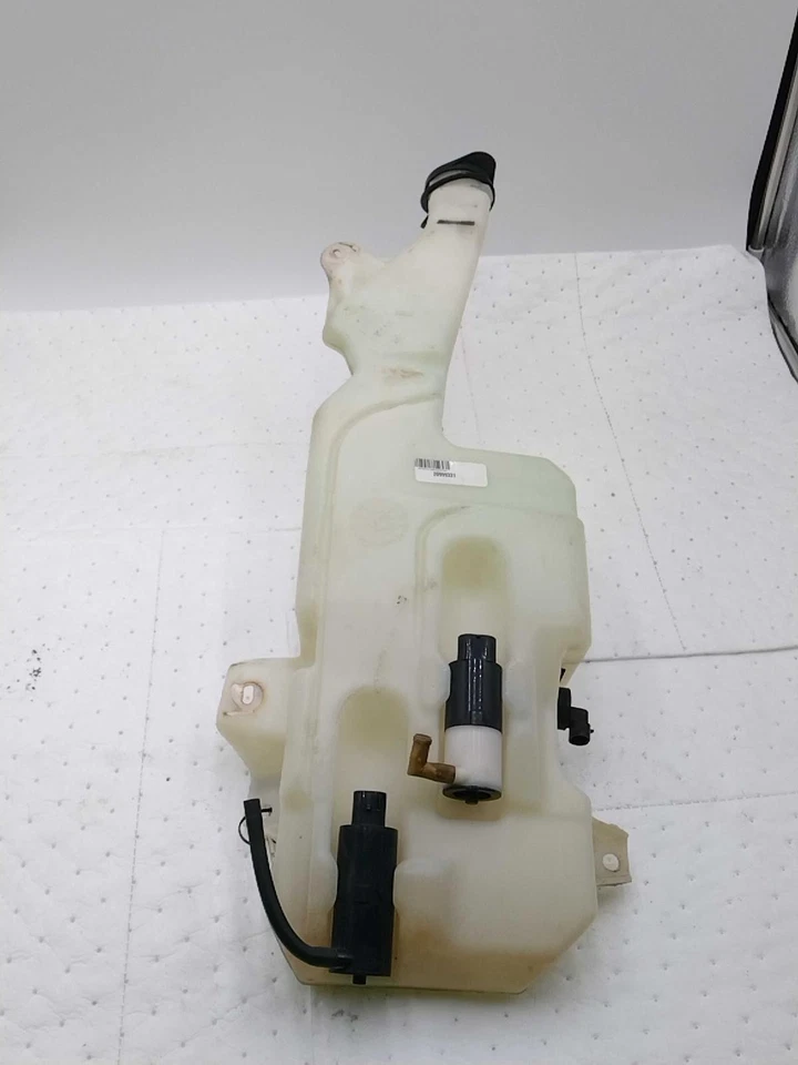 2012 Chevrolet Suburban 1500 Washer Fluid Reservoir OEM Tan 5.30L 203k Miles Foto 2 de 4