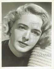1951 Press Photo Julie Stevens on CBS' "Romance of Helen Trent." - hpx20318