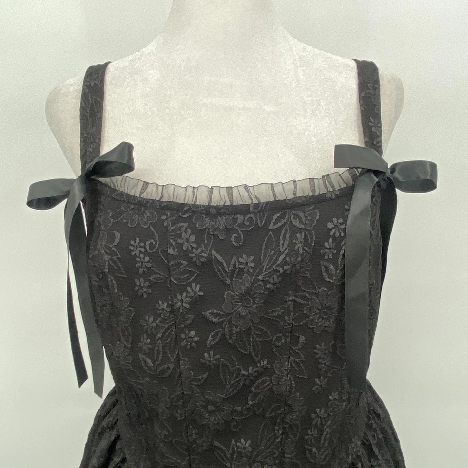 Vestido Trixxi Para Mujer Grande (M) Negro Floral Encaje Ajuste Acampanado Arco Correa Gótico Fiesta Foto 2 de 4