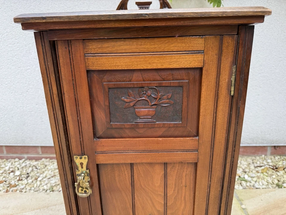 Antiguo armario de mesita de noche victoriano de caoba Foto 3 de 4