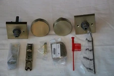 Baldwin PVCONCSR04 Privacy Knobset with Contemporary Square Rosette