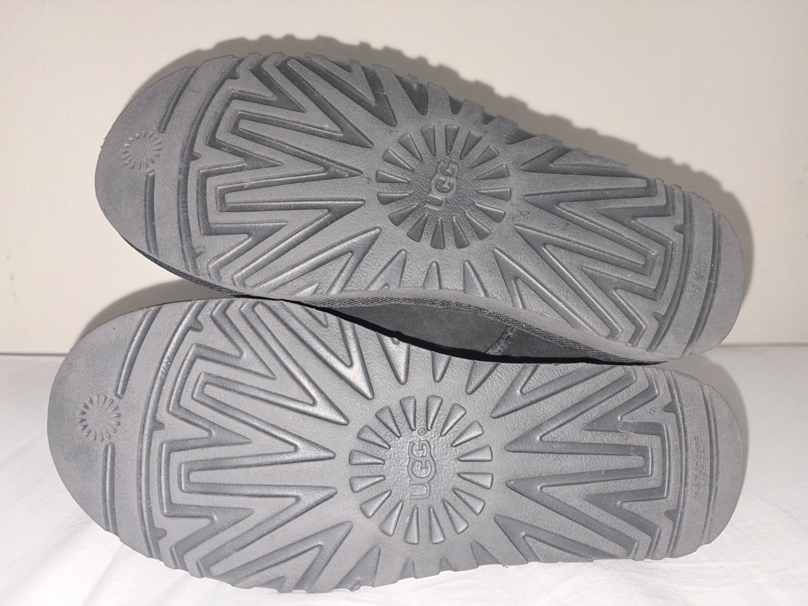 UGG Bailey Button Bling Size 8 Black - image 3