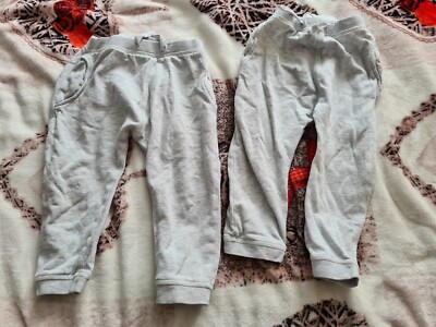 Babykleidung - ZWILLINGE / JUNGE - Hosen (12-18 Monate)