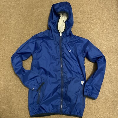 Regatta blaue leichte wasserdichte Packaway-Jacke Regenmantel   9-10 Jahre