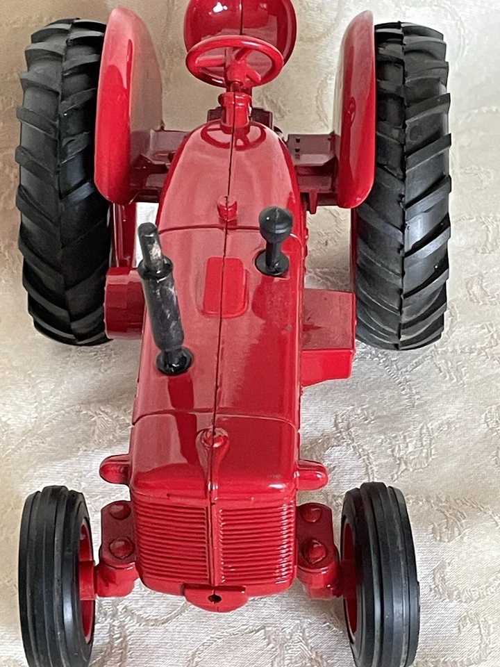 ERTL 1/16 МЕЖДУНАРОДНЫЙ MCCORMICK WD9 ТРАКТОР ФЕРМА ИГРУШКА КРАСНЫЙ WD-9 - Изображение 4 из 4