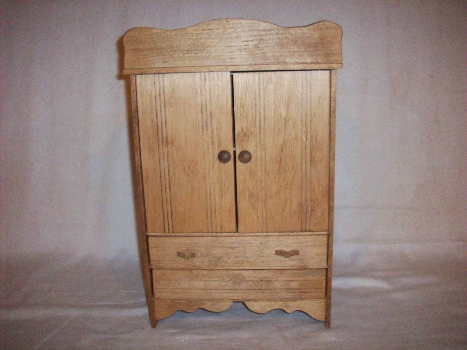 CHILD'S DOLL SIZE TOY OAK MURPHY BED & CHEST 1981 SHAKER DOLL CLUB