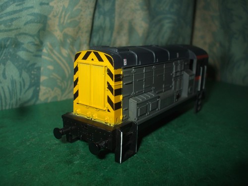 HORNBY BR CLASS 08 RAILFREIGHT GRAUE LOK NUR GEHÄUSE - 08933 | Zustand: Used