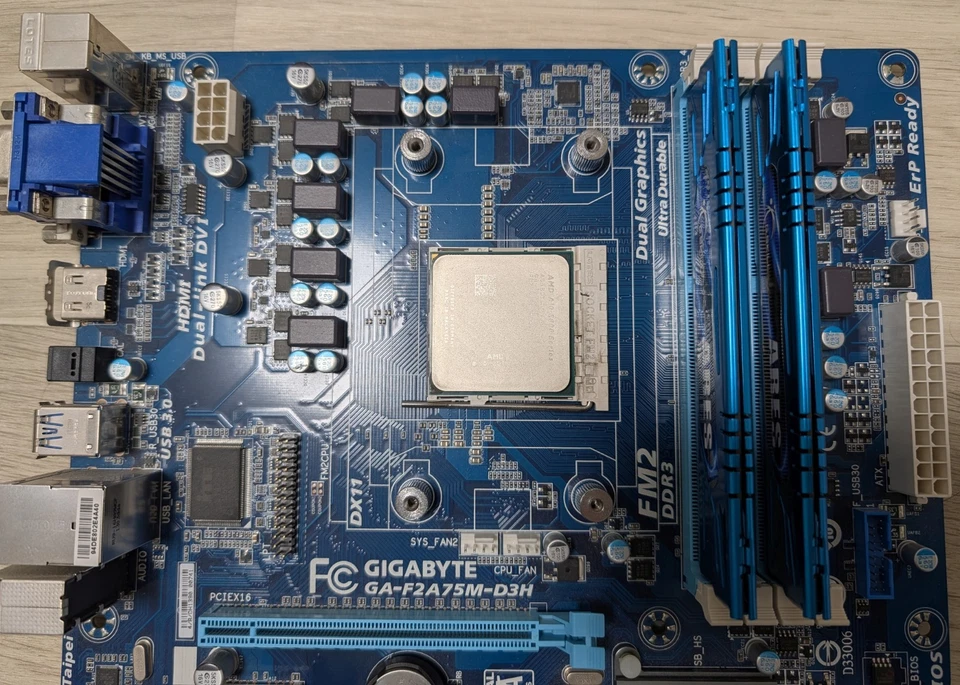 Gigabyte GA-F2A75M-D3H - FM 2 - AMD A10-5800 - 8GB G.SKill Ares F3-1866C9D-8GAB - Bild 4 von 4