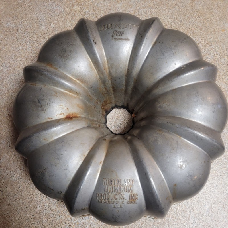 Vintage Bundt Pan Northland Aluminum Product Vintage Cake Pan....No Reserve