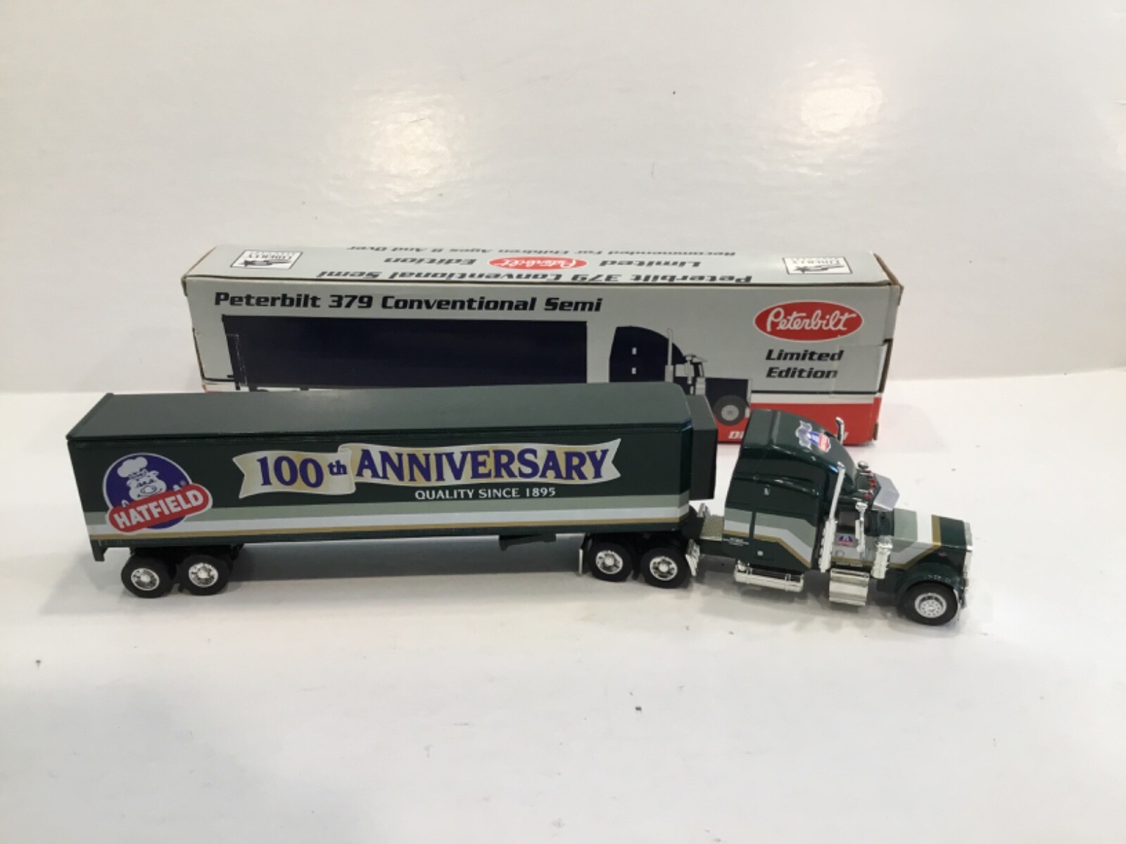 PETERBILT / HATFIELD Liberty Classics Conventional Semi Limited Edition 1:64