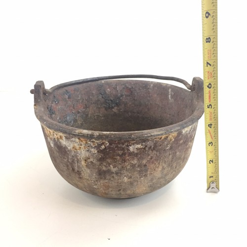 Antique Cast Iron #8 Bean Pot w/ Bail, Heat Ring - Picture 8 of 9