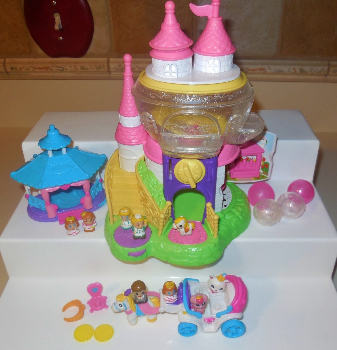 BLIP TOY SQUINKIES 2 MINIATURE WEDDING CASTLE & GAZEBO ROYAL HORSE