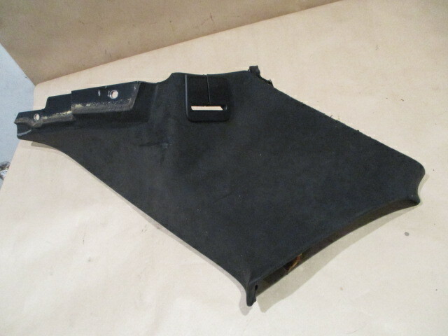 Maserati GranTurismo 09 4.7 F1 - RH Rear C-Pillar Trim (Black)