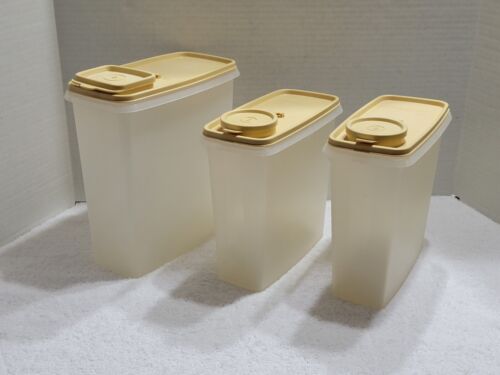 3 VINTAGE TUPPERWARE CEREAL KEEPERS CONTAINERS STORE N POUR GOLD LIDS 1 LG 2 SM - Afbeelding 1 van 6