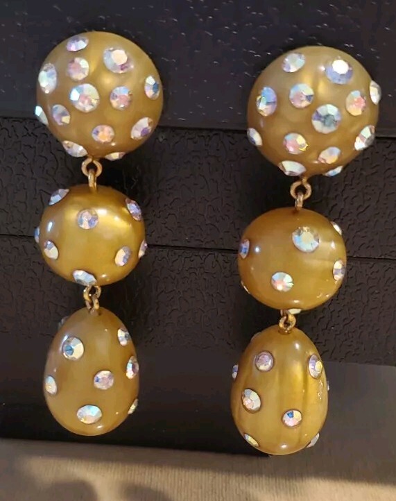 STUNNING 3" STATEMENT CLIP ON DANGLE EARRINGS, GO… - image 2