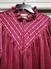 NWT Vtg Gilligan  O  Malley Nightgown Sz 12-14 Med Cranberry Pink Velour Lace