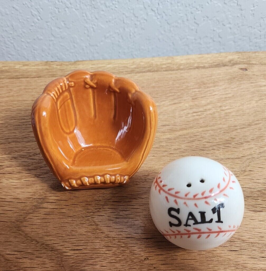 Baseball Mitt and Baseball Salt And Pepper Shakers Set S5 eBay