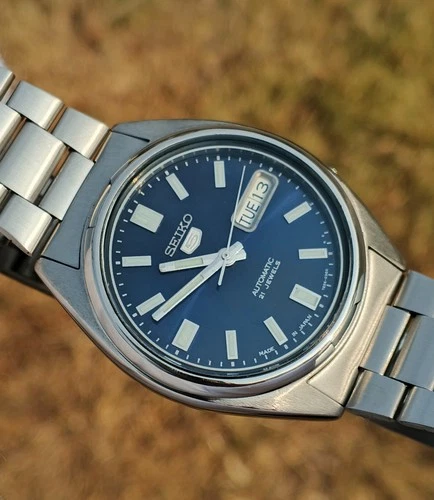 Vintage Seiko 5 Automatic Analog Blue Sunburst Dial Men's Wrist Watch Japan