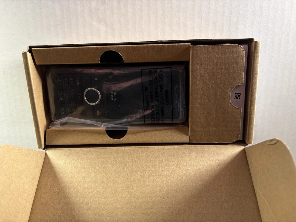 Cisco 6825 Cordless DECT Bundle CP-6825-3PC-BUN-NA Handset + Base Brand New - Image 2 of 4