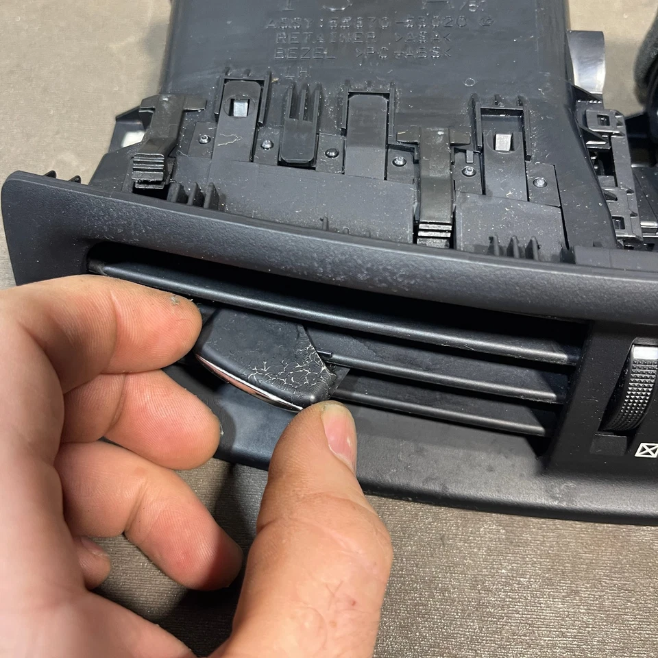 Lexus IS250 IS350 09-2013 Genuine AC /Heater Air Vent panel 55670-53020 **FLAW** - Image 3 of 4