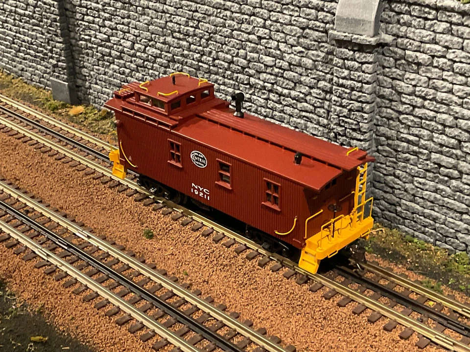Custom Scale Conversion MTH 20-91775 O New York Central 35' Woodside Caboose - Image 3 of 4