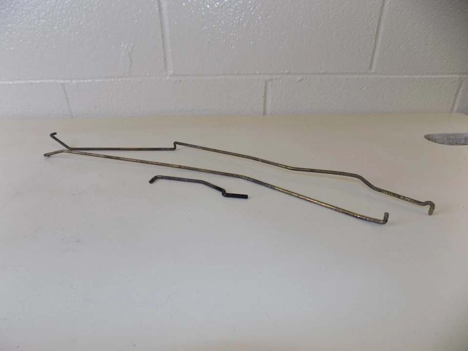 Conjunto de pestillo de cerradura de puerta varillas largas LH Driver 1993 OEM 1984-1996 C4 Corvette Foto 4 de 4