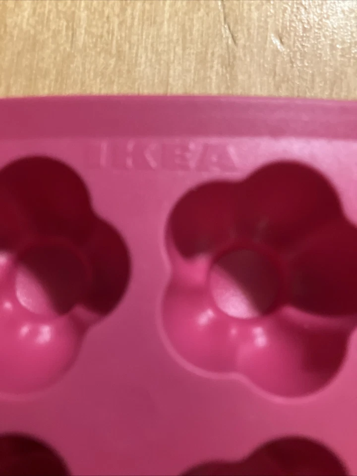 Silicone Flower Dessert Candy Mold - Ice Cube Tray - Image 4 of 4
