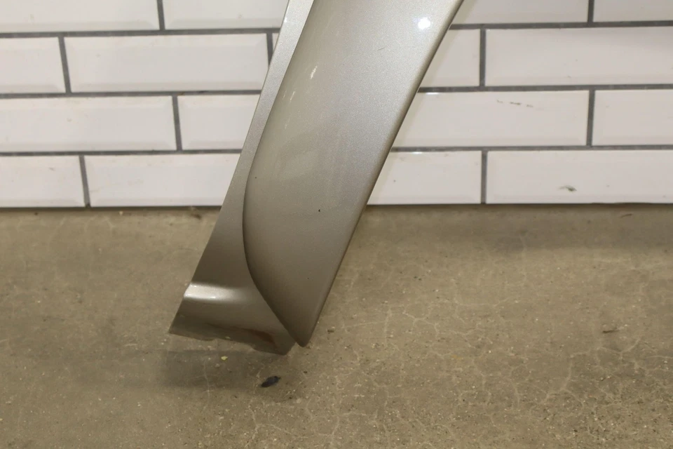 00-06 Chevy Tahoe GMT800 Right RH Fender (Light Pewter 11U) See Photos - Image 3 of 4