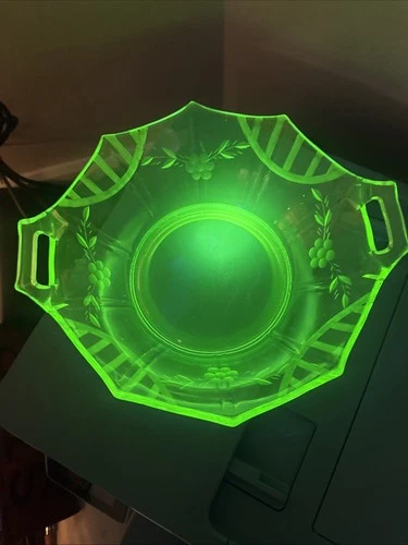 Vintage Depression Era Uranium Glass Bowl Etched Double Handles Vaseline No Chip