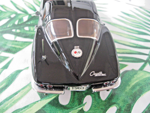 Danbury Mint 1963 Chevrolet Corvette Sting Ray Coupe READ - Picture 5 of 8