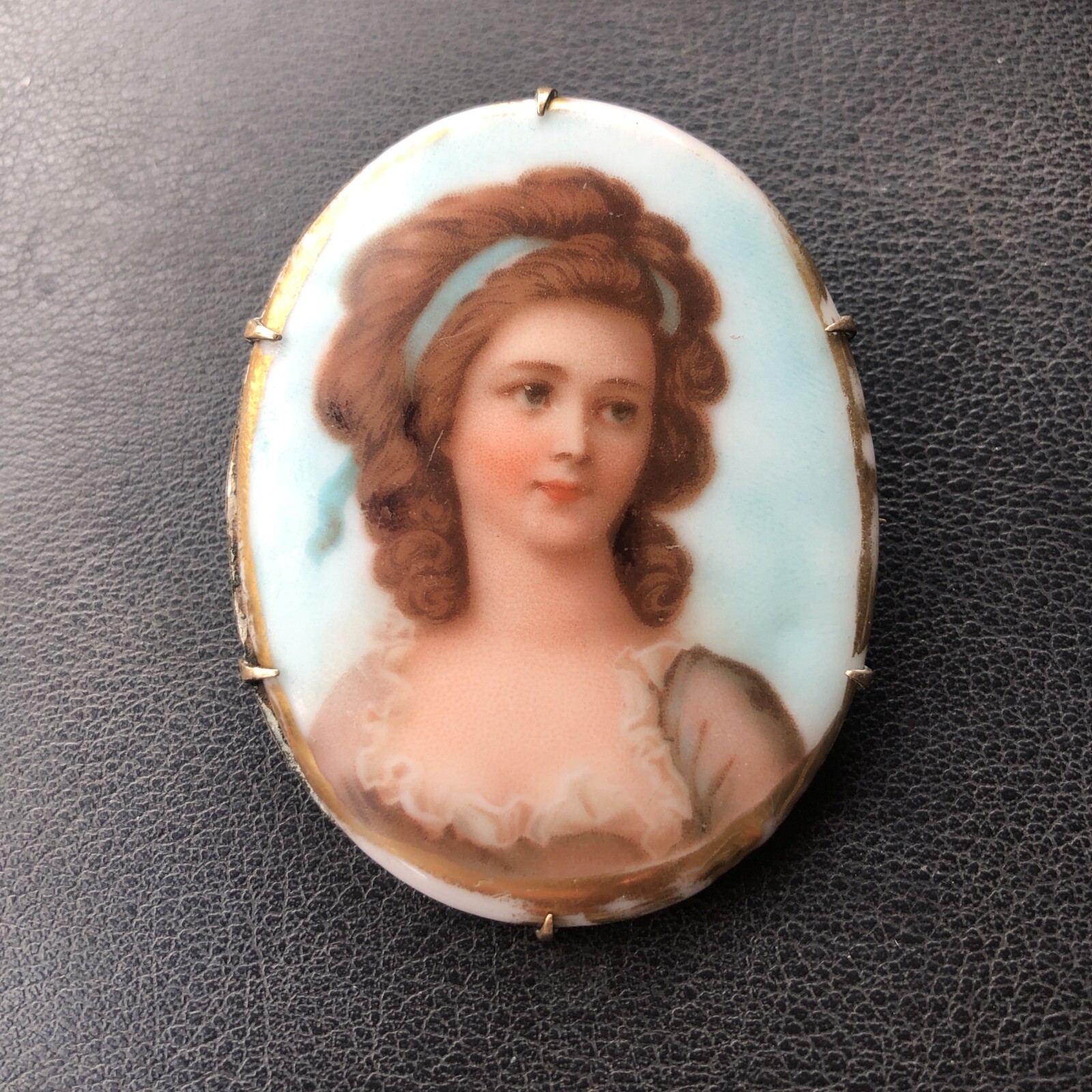 ANTIQUE PORCELAIN PORTRAIT BROOCH PIN GIRL Gem