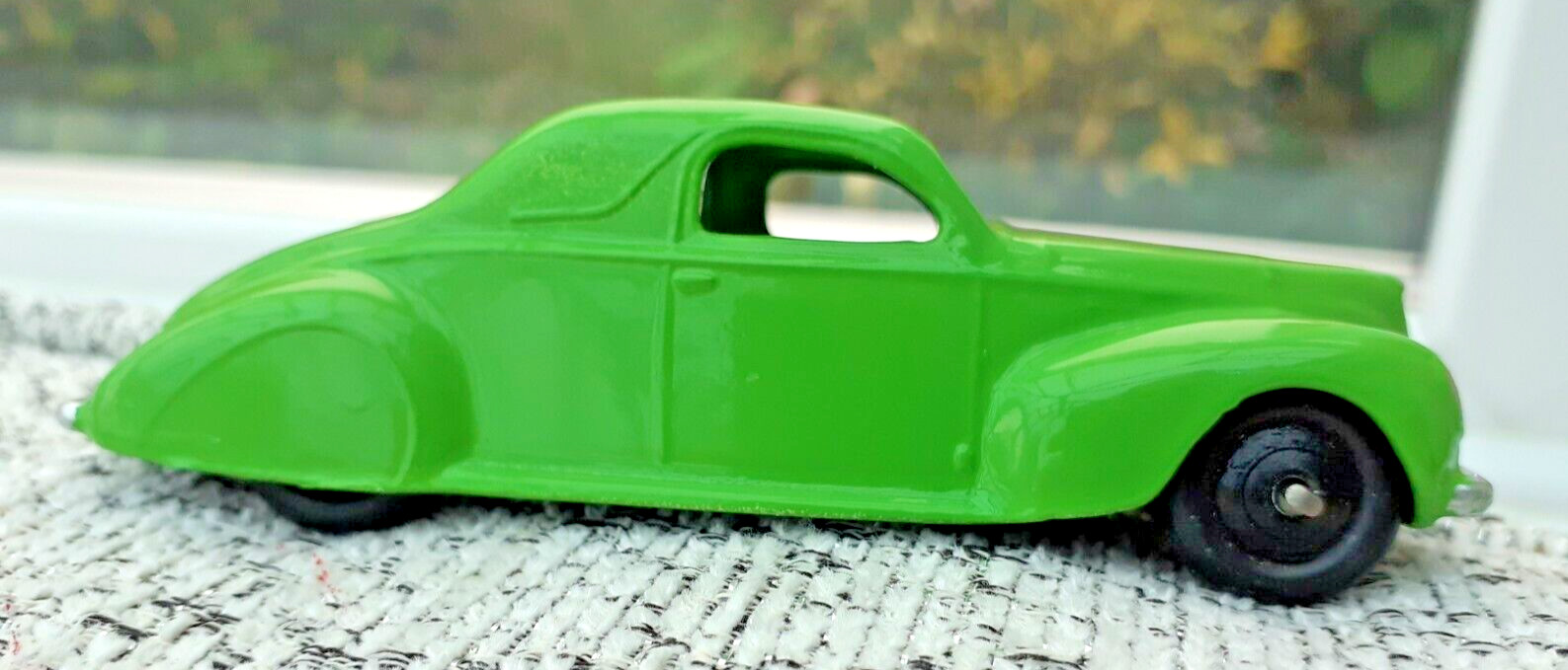 Dinky 39c, Lincoln Zephyr Coupe - Free Price Guide & Review