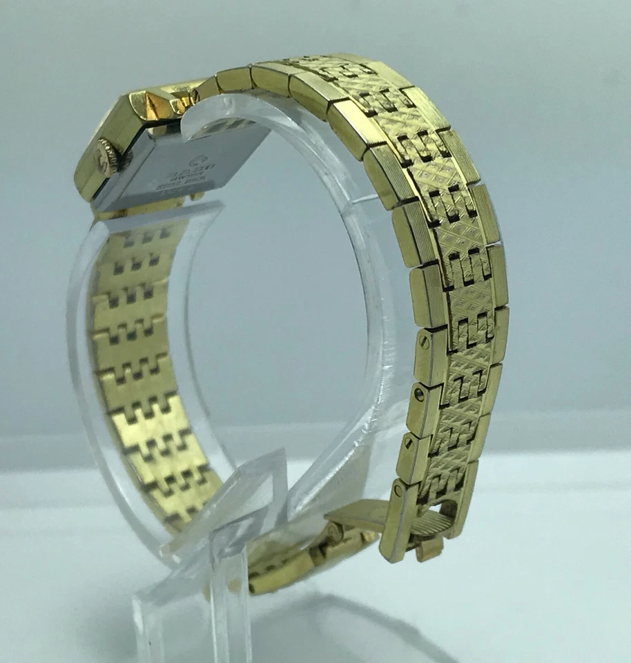 ÚNICO FEMININO VINTAGE ANOS 70 OURO RADO MANHATTAN MECÂNICO CORDA MANUAL ORIGINAL - Imagem 4 de 4