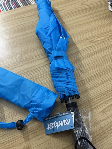 Ombrello grande ad arco Rainkist 58 pollici blu con marchio "contenuto" - Foto 2 di 6