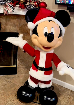 🔴 Disney 48 in. Indoor Standing Decor Animated Holiday Mickey